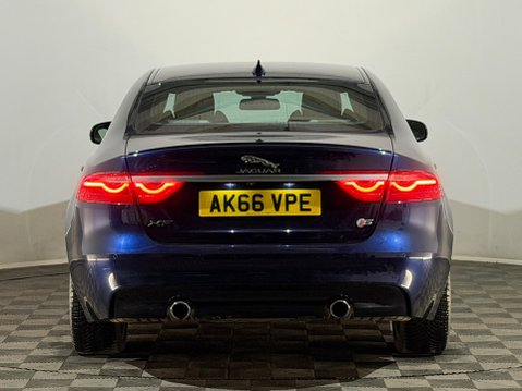 Jaguar XF V6 S 7