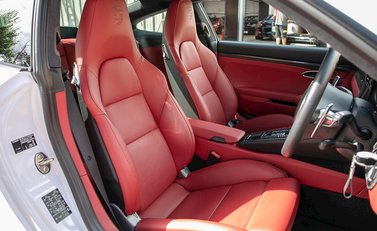 Porsche 911 (991) Turbo S 12