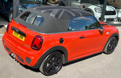 Mini Convertible Cooper S 2.0 Petrol Manual Sport Navigation Comfort Plus - SOLARIS ORANGE 13