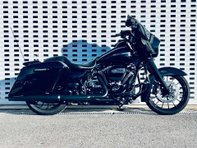 Harley-Davidson Street Glide Street Glide Special 1868 2