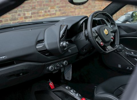 Ferrari 488 Spider 15