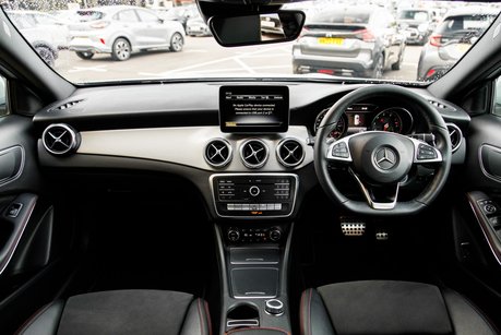Mercedes-Benz GLA Class GLA 200 AMG LINE PREMIUM