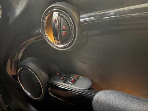 Mini Hatch 2.0 John Cooper Works Euro 6 (s/s) 3dr 31
