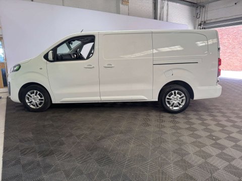 Vauxhall Vivaro 1.5 Vivaro 2900 Sportive S/S 4