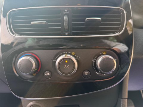 Renault Clio 0.9 TCe Iconic Euro 6 (s/s) 5dr 25