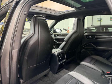 Porsche Cayenne 3.0T V6 GPF SUV 5dr Petrol TiptronicS 4WD Euro 6 (s/s) (340 ps) 41