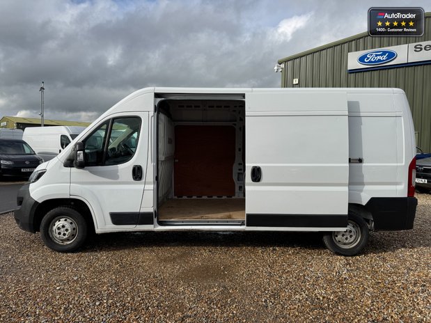 Peugeot Boxer LWB L3H2 Medium Roof Professional Premium Plus 335 SELECT 14