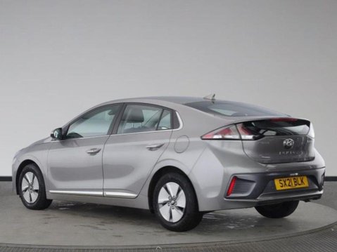 Hyundai IONIQ PREMIUM MHEV 2