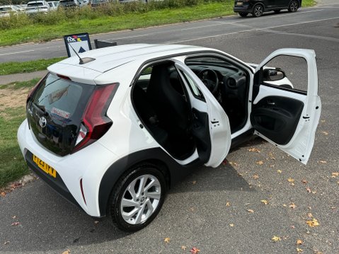 Toyota Aygo X VVT-I PURE 15