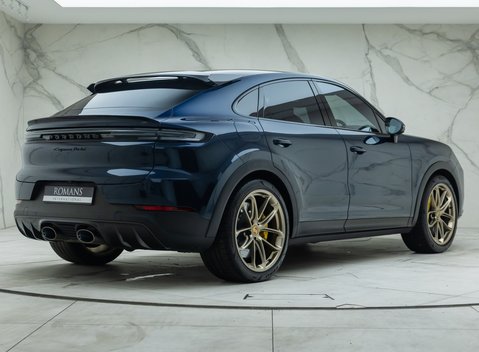 Porsche Cayenne TURBO E-HYBRID Coupe with GT Package 6