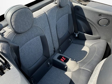 Mini Convertible 1.5 Cooper 2dr [Chili/Media Pack XL] 41