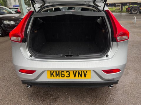 Volvo V40 2.0 D3 SE Lux Nav Geartronic Euro 5 (s/s) 5dr 28