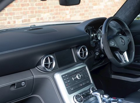 Mercedes-Benz SLS AMG 16