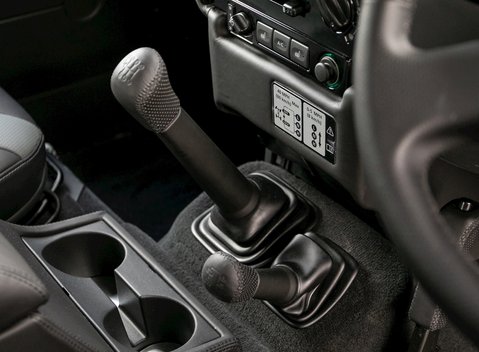 Land Rover Defender 90 Autobiography Edition 18