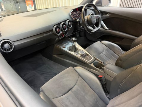 Audi TT 1.8 TFSI S line Euro 6 (s/s) 3dr 44