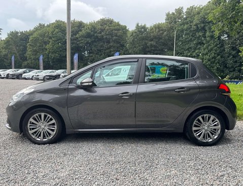 Peugeot 208 1.2 208 Signature S/S 5dr 10