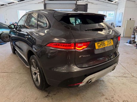 Jaguar F-Pace 3.0 D300 V6 S Auto AWD Euro 6 (s/s) 5dr 4