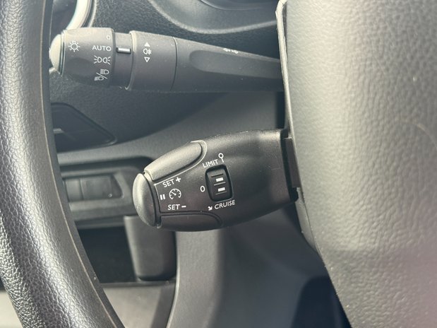 Peugeot Expert XLWB L3H1 Low Roof Professional 2900 Air Con EURO 6 19