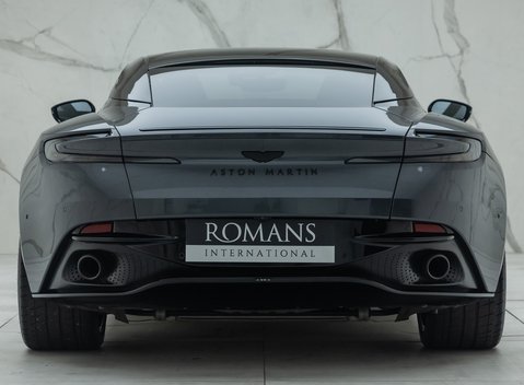 Aston Martin DB11 V8 8