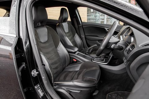 Volvo V40 T2 R-DESIGN NAV PLUS 33