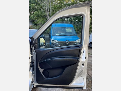 Vauxhall Combo 1.3 CDTi 2000 16v Sportive Panel Van 3dr Diesel Manual FWD L1 H1 (133 g/km, 25