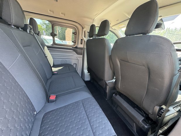 Ford Transit Custom Crew Cab LWB L2H1 Low Roof Limited 320 Air Con Alloys EURO 6 17