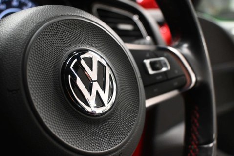 Volkswagen Golf 2.0 Golf GTi Performance TSi 3dr 19