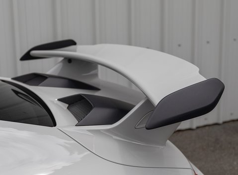 Porsche 911 GT3 (991.2) 26