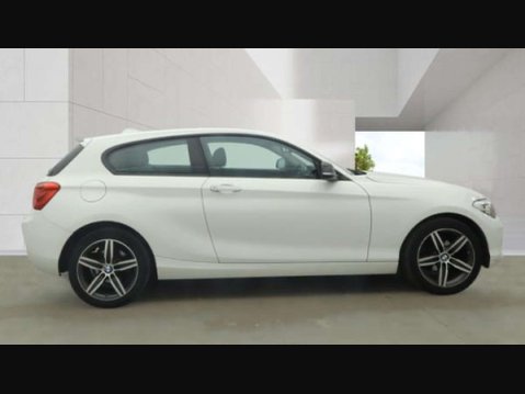 BMW 1 Series 1.5 118i Sport 3dr 10