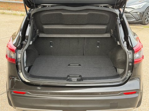 Nissan Qashqai N-CONNECTA DIG-T 8