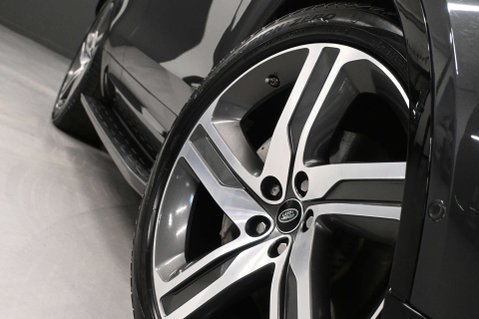 Land Rover Discovery 3.0 Discovery R-Dynamic HSE D MHEV Auto 4WD 5dr 6