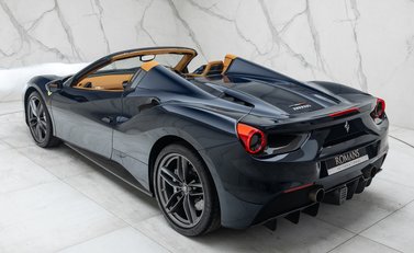 Ferrari 488 SPIDER 15
