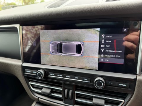 Porsche Macan PDK 73