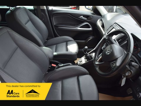 Vauxhall Zafira 1.4 Zafira Tourer SRi T 5dr 36