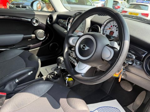 Mini Hatch 1.6 Cooper Steptronic Euro 4 3dr 21