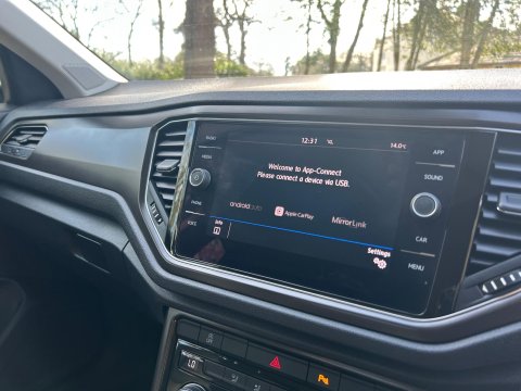 Volkswagen T-Roc 1.0 TSI SE Euro 6 (s/s) 5dr 30