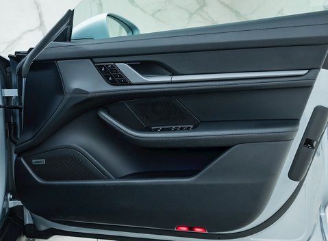 Porsche Taycan Turbo 23