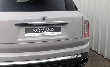Rolls-Royce Cullinan 30