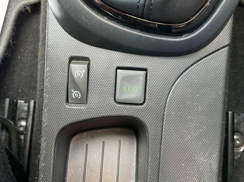 Renault Captur 1.5 dCi ENERGY Dynamique MediaNav Euro 5 (s/s) 5dr 31