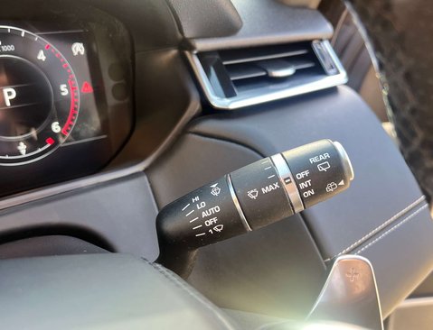 Land Rover Range Rover Velar 3.0 Range Rover Velar R-Dynamic HSE D300 Auto 4WD 5dr 22