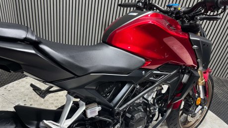 Honda CB 2024 ONLY 3K EXCELLENT CONDITION WARRANTY 125CC 17