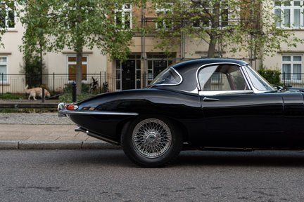 Jaguar E-Type 3.8 Flat Floor Roadster 12