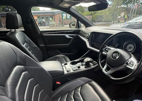 Volkswagen Touareg 3.0 TDI V6 R-Line SUV 5dr Diesel Tiptronic 4Motion Euro 6 (s/s) (286 ps) 9