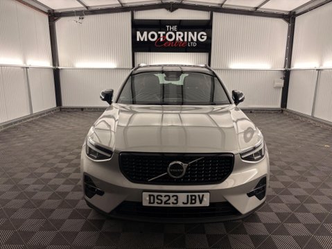 Volvo XC40 2.0 B3 MHEV Plus Dark DCT Auto Euro 6 (s/s) 5dr 52