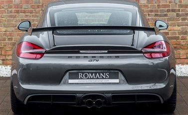 Porsche Cayman GT4 5