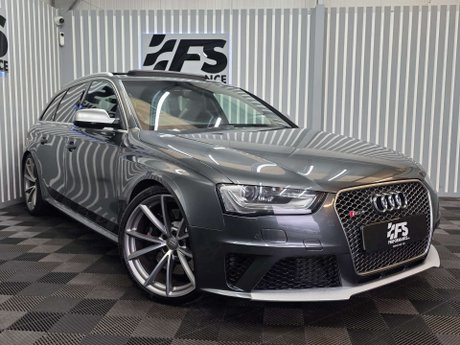 Audi RS4 4.2 FSI V8 Estate 5dr Petrol S Tronic quattro Euro 5 (450 ps) 35