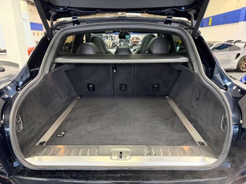 Aston Martin DBX 4.0 V8 SUV 5dr Petrol Auto 4WD Euro 6 (s/s) (550 ps) 34