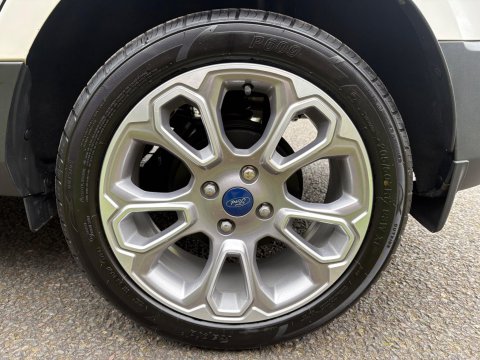 Ford Ecosport TITANIUM 13