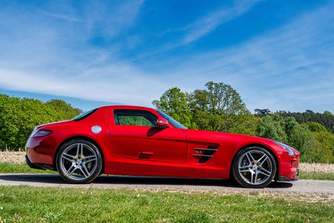 Mercedes-Benz SLS Coupe 4