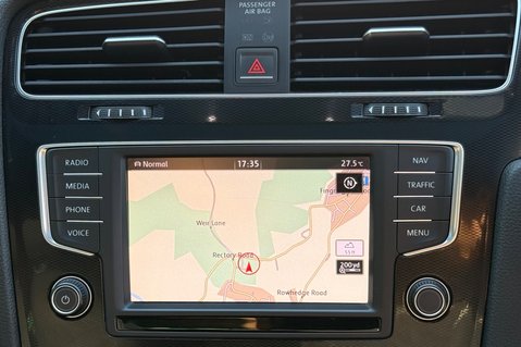 Volkswagen Golf GTD - PANORAMIC ROOF - ACC - SPORT AND SOUND PACK - CARPLAY 42
